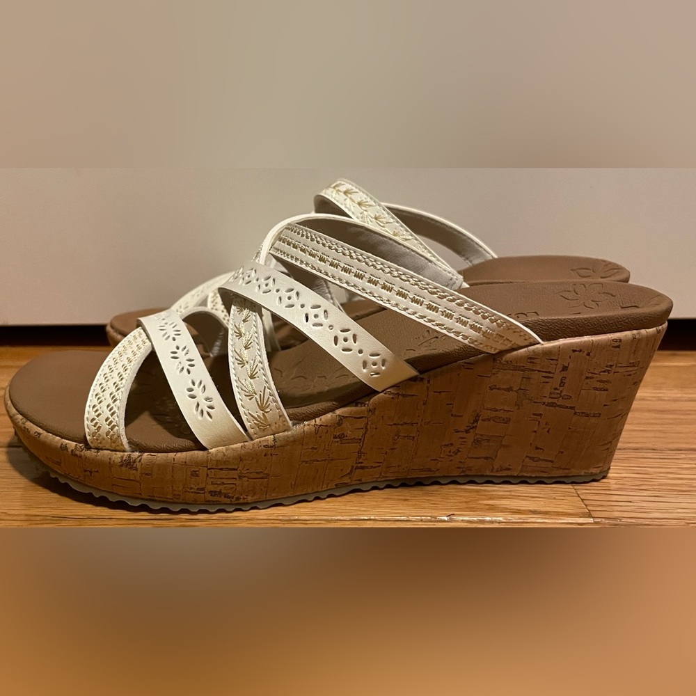 SKECHERS Beverlee Tiger Posse WHITE Wedges